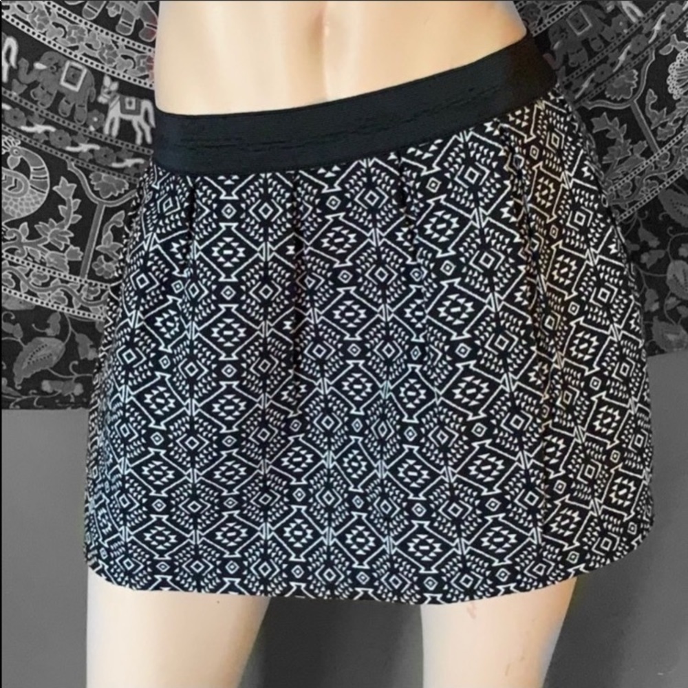 Aztec print skirt 🖤